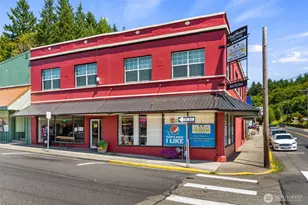 202 NE 1st St, Winlock, WA 98596 - Photo 1