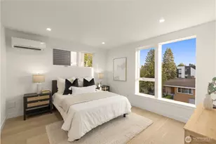 4300 NE 52nd St, Seattle, WA 98105 - Photo 12