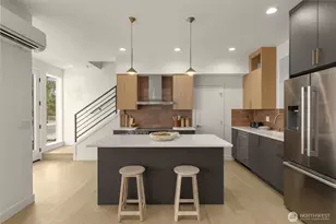 4300 NE 52nd St, Seattle, WA 98105 - Photo 8