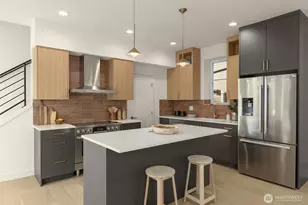 4300 NE 52nd St, Seattle, WA 98105 - Photo 10