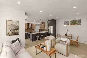 4300 NE 52nd St, Seattle, WA 98105 - Photo 6