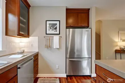 5807 B 55th Avenue NE, Seattle, WA 98105 - Photo 14