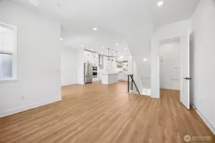 18814 99th Ct NE, Bothell, WA 98011 - Photo 4