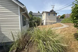 18637 Fjord Dr NE, Poulsbo, WA 98370 - Photo 4