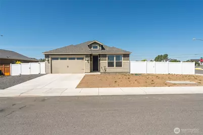 1019 Hilltop Avenue NE, Quincy, WA 98848 - Photo 1