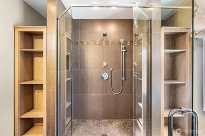 160 S 1st Street, Kalama, WA 98625 - Photo 16