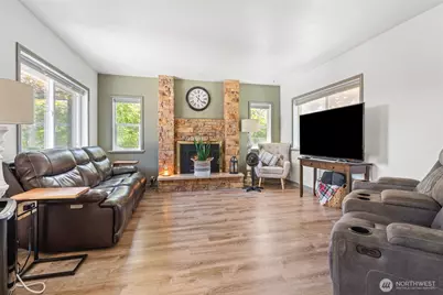 719 Peters, Raymond, WA 98577 - Photo 4