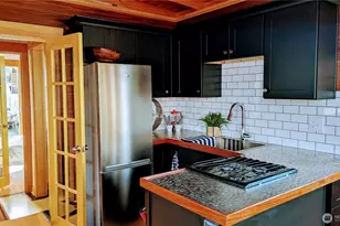 2040 Westlake Ave N, Seattle, WA 98109 - Photo 12