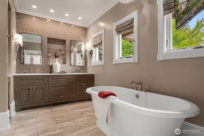 718 E Aloha Street #10, Seattle, WA 98102 - Photo 32