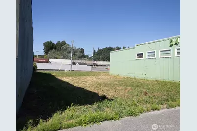 503 Cherry St, Sumas, WA 98295 - Photo 6