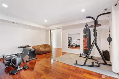 9844 Arrowsmith Avenue S, Seattle, WA 98118 - Photo 16