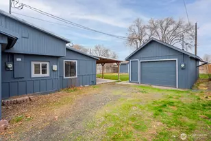 1036 W Luta St, Moses Lake, WA 98837 - Photo 4