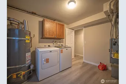 12521 Military Road E, Puyallup, WA 98374 - Photo 38