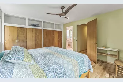 11521 Corliss Avenue N, Seattle, WA 98133 - Photo 32