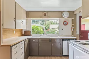 11521 Corliss Ave N, Seattle, WA 98133 - Photo 20