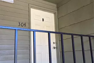 270 SE Barrington Dr, Oak Harbor, WA 98277 - Photo 4