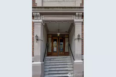 115 Bellevue Avenue E #105, Seattle, WA 98102 - Photo 2