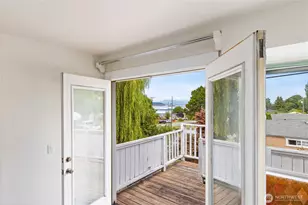 619 35th Street N, Anacortes, WA 98221 - Photo 32