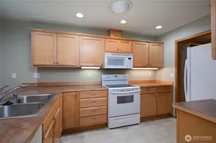 1202 Decatur Cir, Burlington, WA 98233 - Photo 8