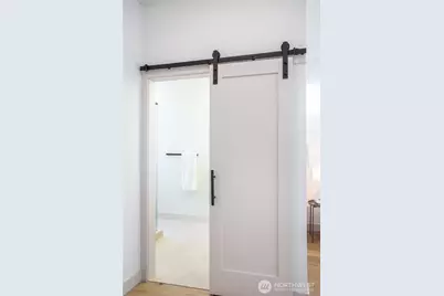 4517 44th Avenue SW #A, Seattle, WA 98116 - Photo 16