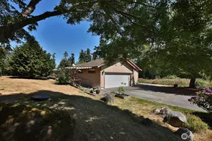 5772 Captain Vancouver Dr, Langley, WA 98260 - Photo 4