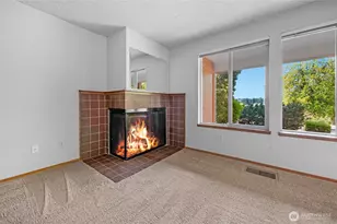 23509 Lakeview Dr, Mountlake Terrace, WA 98043 - Photo 6