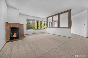 23509 Lakeview Dr, Mountlake Terrace, WA 98043 - Photo 4