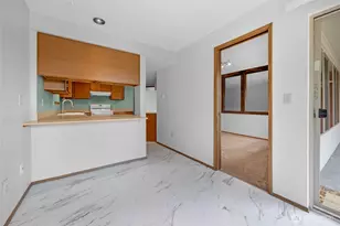 23509 Lakeview Dr, Mountlake Terrace, WA 98043 - Photo 12