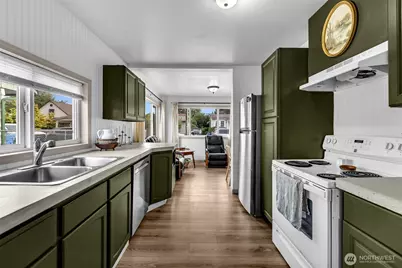 114 Cherry Street, Castle Rock, WA 98611 - Photo 14