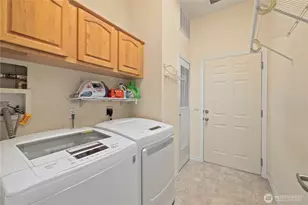 27225 217th Pl SE, Maple Valley, WA 98038 - Photo 18