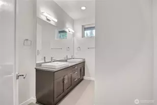 13963 NE 15th Ct, Bellevue, WA 98005 - Photo 14