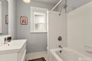 4333 Evanston Ave N, Seattle, WA 98103 - Photo 12