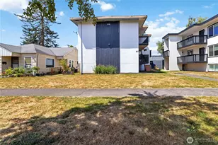 1337 10th Ave, Longview, WA 98632 - Photo 2