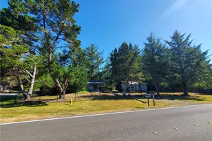 1000 Mt Olympus Ave SE, Ocean Shores, WA 98569 - Photo 36