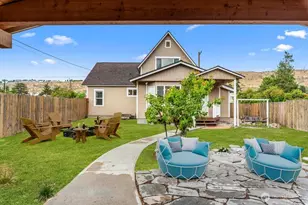 233 W Gibson Ave, Chelan, WA 98816 - Photo 22