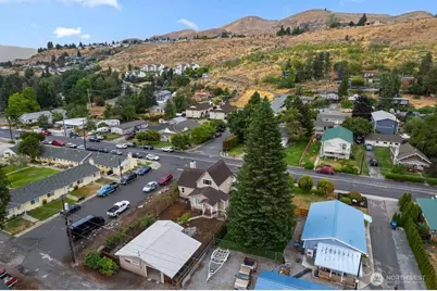 233 W Gibson Avenue, Chelan, WA 98816 - Photo 30