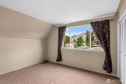 233 W Gibson Avenue, Chelan, WA 98816 - Photo 18