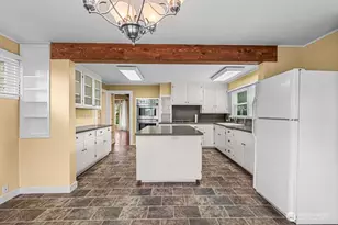 233 W Gibson Ave, Chelan, WA 98816 - Photo 10