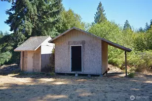 14638 Lawrence Lake Rd SE, Yelm, WA 98597 - Photo 32