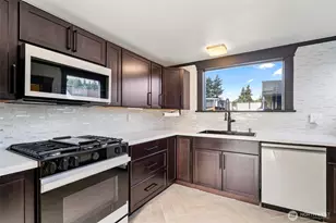 2307 Aberdeen Ave, Hoquiam, WA 98550 - Photo 2