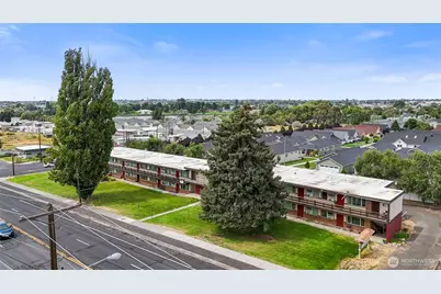 116 E Hill Avenue, Moses Lake, WA 98837 - Photo 1