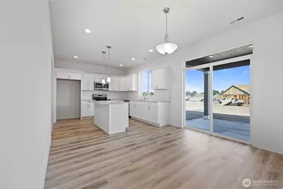 401 N Grape Drive, Moses Lake, WA 98837 - Photo 8