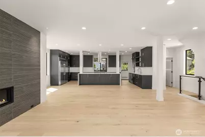 6833 36th Avenue NE, Seattle, WA 98115 - Photo 4