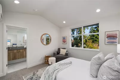 2667 51st Avenue SW, Seattle, WA 98116 - Photo 8