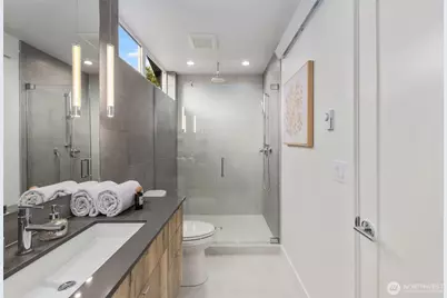 2667 51st Avenue SW, Seattle, WA 98116 - Photo 10