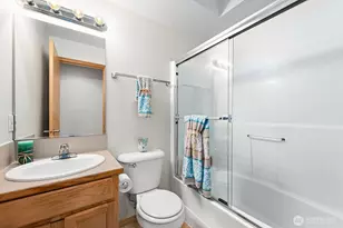 9517 35th Ave NE, Seattle, WA 98115 - Photo 16