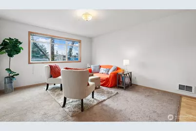 9517 35th Avenue NE #2A, Seattle, WA 98115 - Photo 4