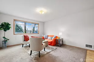 9517 35th Ave NE, Seattle, WA 98115 - Photo 4