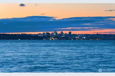 2521 103rd Avenue SE, Bellevue, WA 98004 - Photo 2