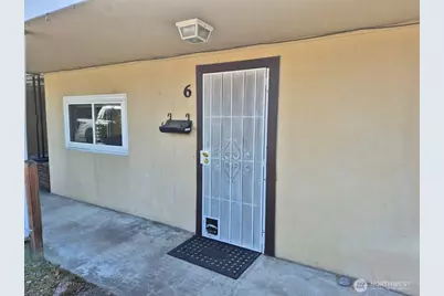 317 7th Street SW #6, Puyallup, WA 98371 - Photo 1